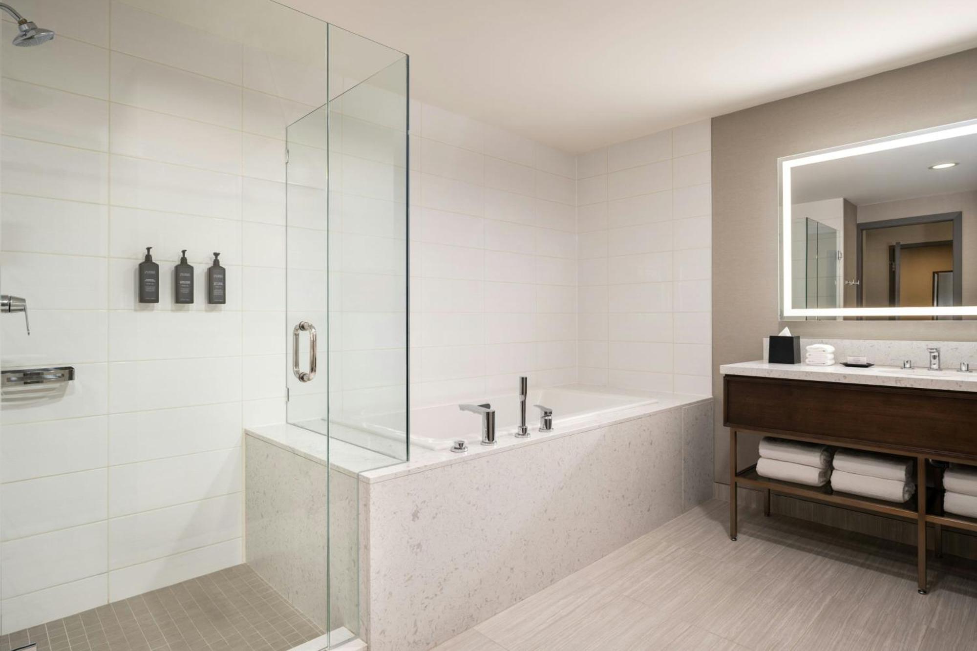 Sheraton Vancouver Guildford Hotel Суррей Екстер'єр фото